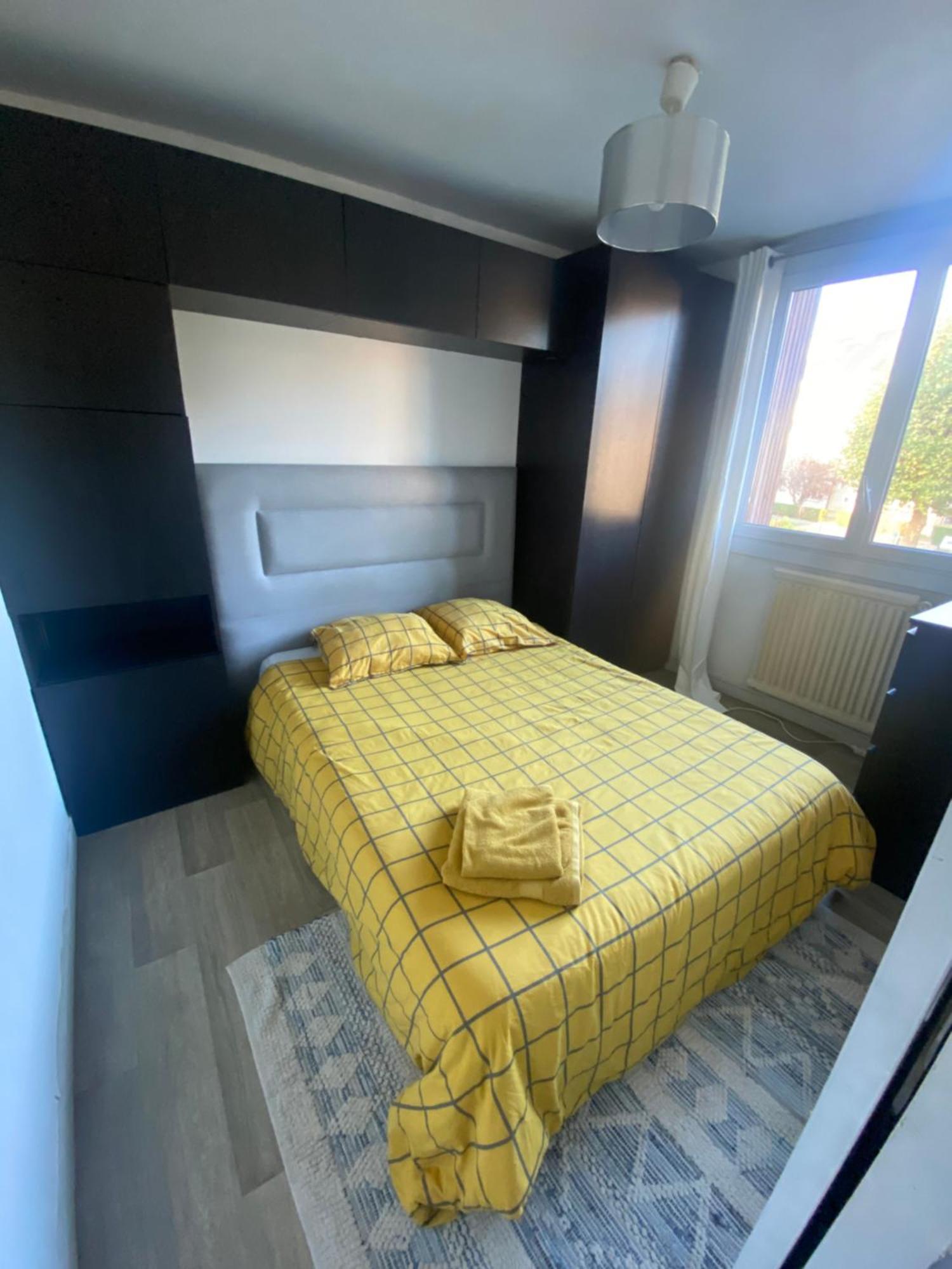 Bel Appartement Spacieux ,Convivial De 3 Chambres Avec Parking Prive Secure Caen Extérieur photo