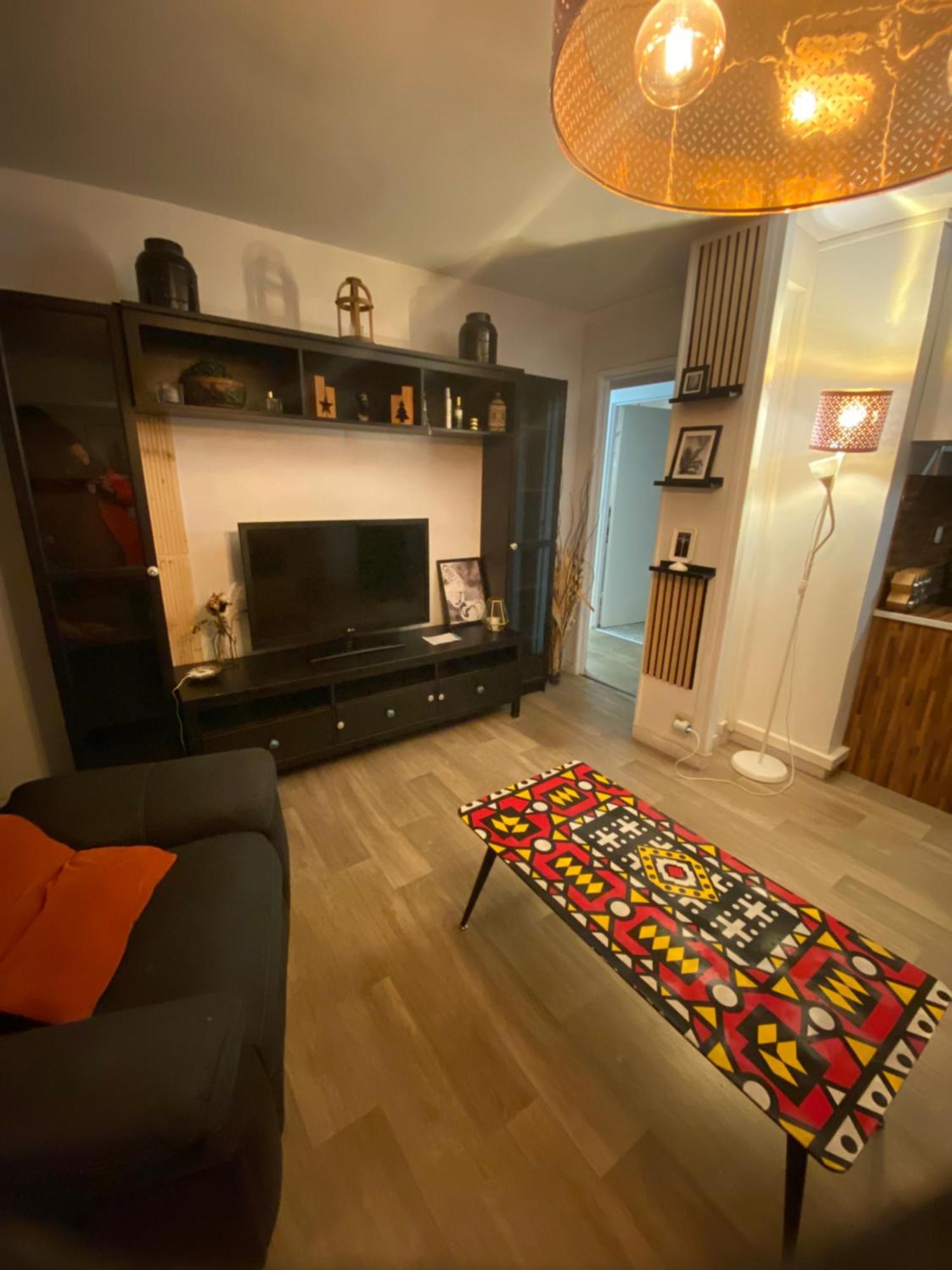 Bel Appartement Spacieux ,Convivial De 3 Chambres Avec Parking Prive Secure Caen Extérieur photo