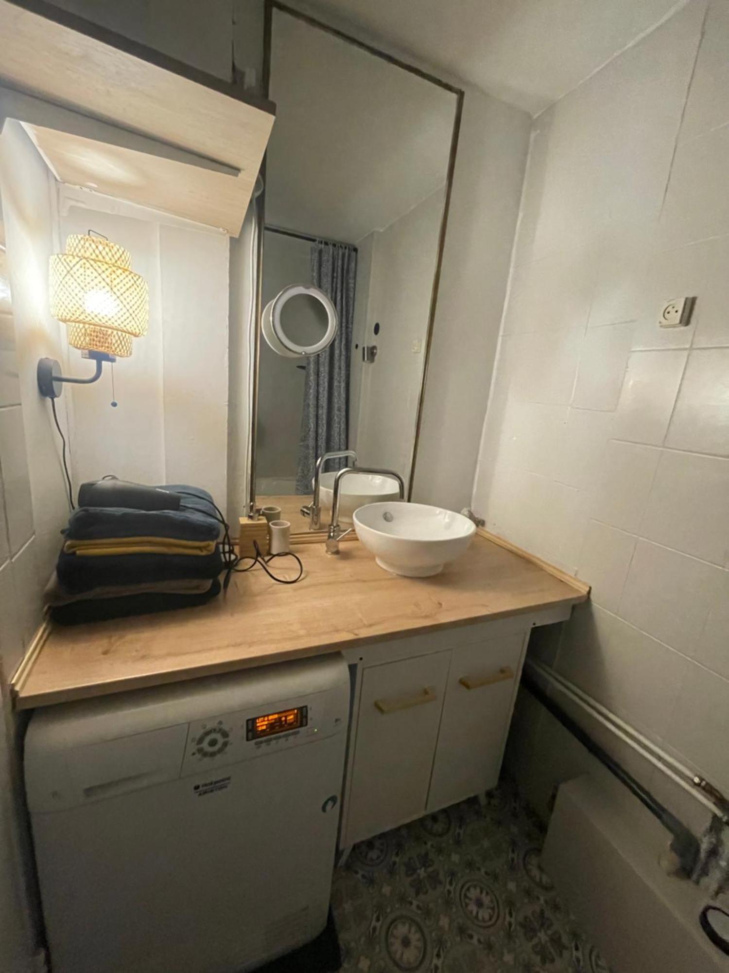 Bel Appartement Spacieux ,Convivial De 3 Chambres Avec Parking Prive Secure Caen Extérieur photo